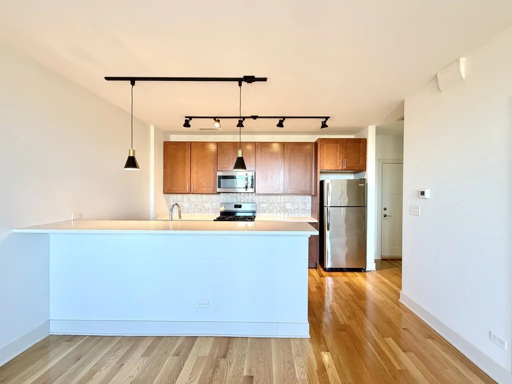 2740 N Spaulding Ave, ,  60647, USA 60647-unit#410-Chicago-IL