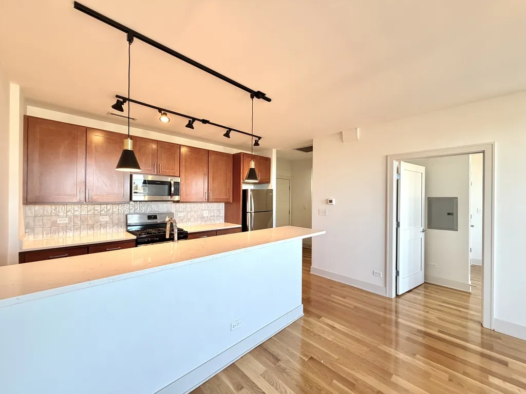 2740 N Spaulding Ave, ,  60647, USA 60647-unit#410-Chicago-IL