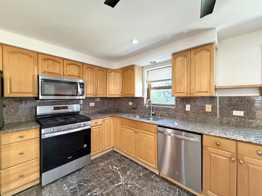 4928 N Lester Ave, ,  60630, USA 60630-unit#2B-Chicago-IL
