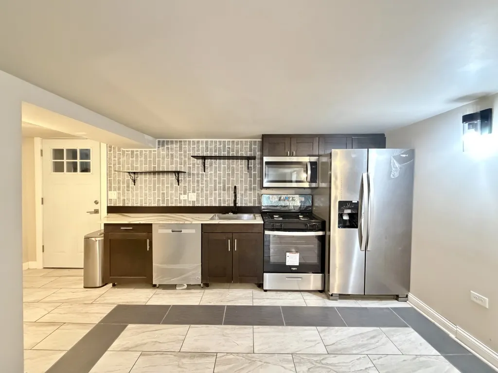 2418 N Washtenaw Ave, ,  60647, USA 60647-unit#G-Chicago-IL