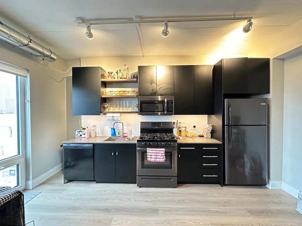 941 W Belmont Ave, ,  60657, USA 60657-unit#408-Chicago-IL