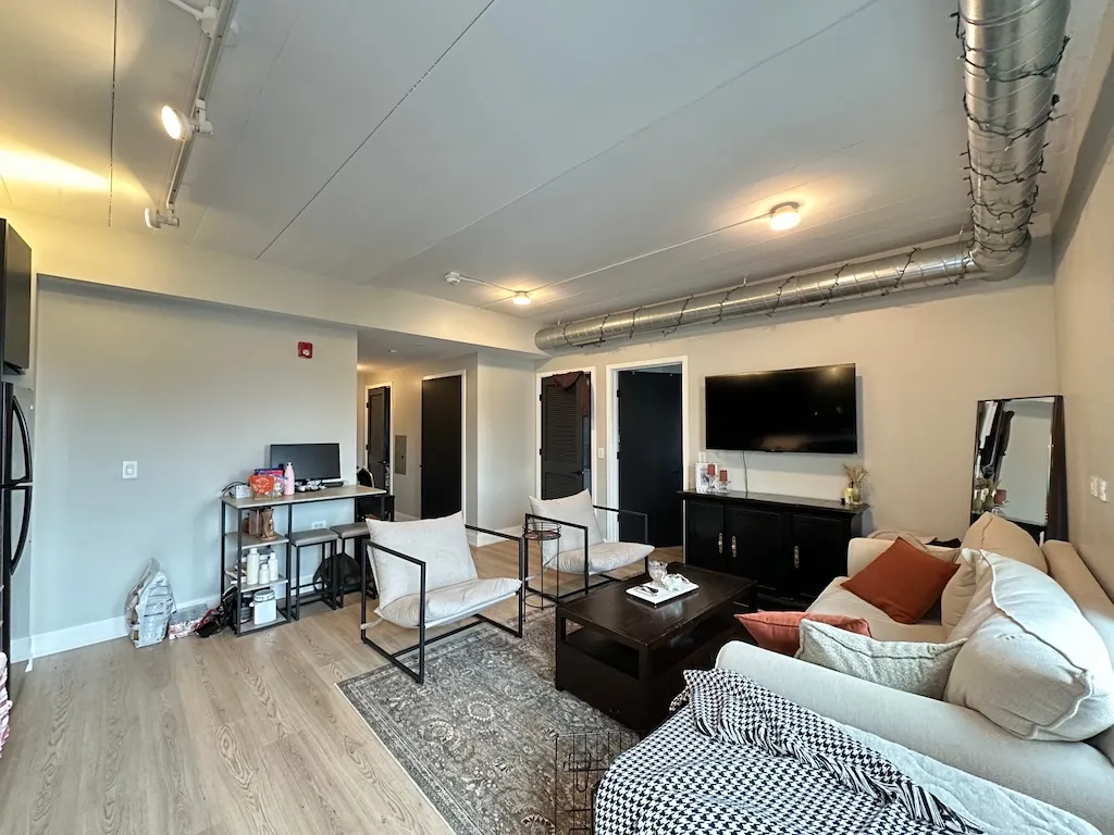 941 W Belmont Ave, ,  60657, USA 60657-unit#408-Chicago-IL