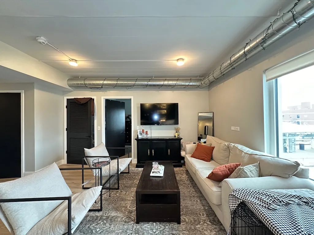 941 W Belmont Ave, ,  60657, USA 60657-unit#408-Chicago-IL