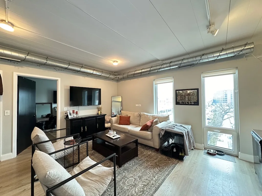 941 W Belmont Ave, ,  60657, USA 60657-unit#408-Chicago-IL