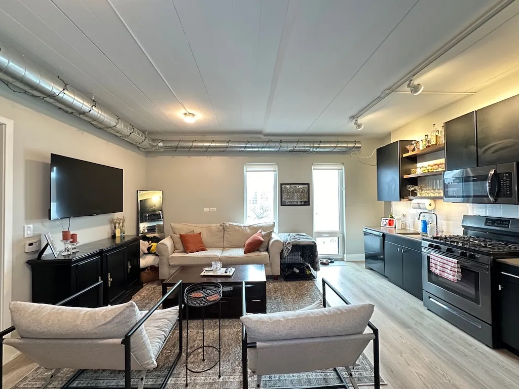 941 W Belmont Ave, ,  60657, USA 60657-unit#408-Chicago-IL