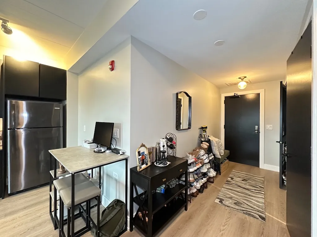 941 W Belmont Ave, ,  60657, USA 60657-unit#408-Chicago-IL