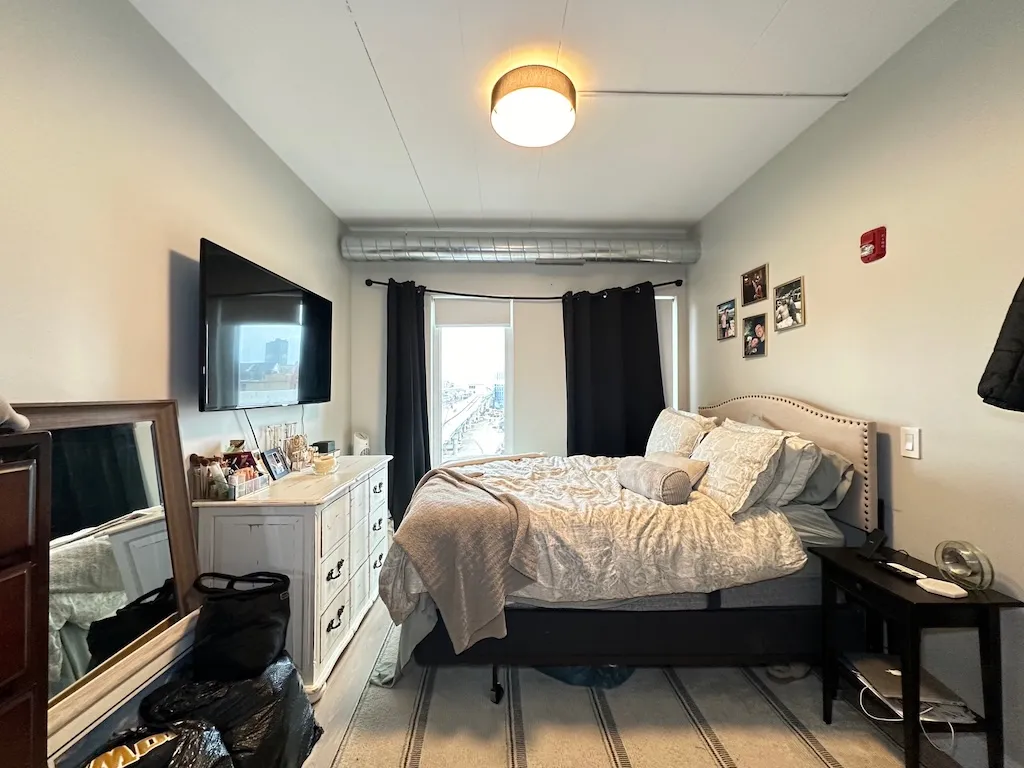 941 W Belmont Ave, ,  60657, USA 60657-unit#408-Chicago-IL