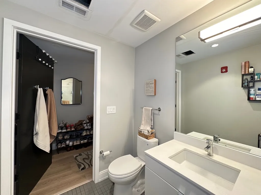 941 W Belmont Ave, ,  60657, USA 60657-unit#408-Chicago-IL