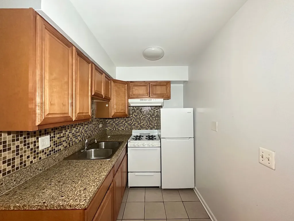 5820 N Sheridan Rd, ,  60660, USA 60660-unit#207-Chicago-IL