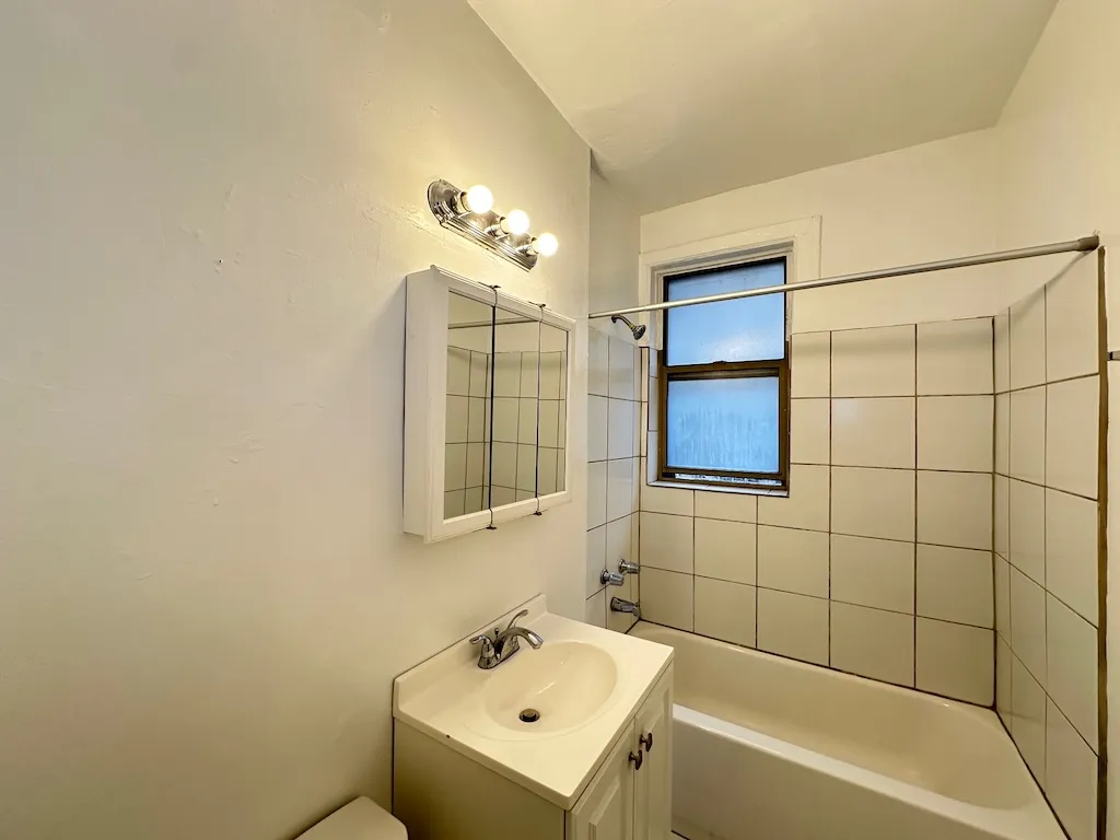 1365 W Estes Ave, , 60626, USA 60626-unit#1o-Chicago-IL
