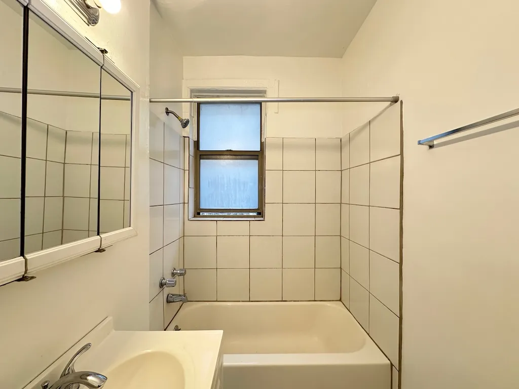 1365 W Estes Ave, , 60626, USA 60626-unit#1o-Chicago-IL