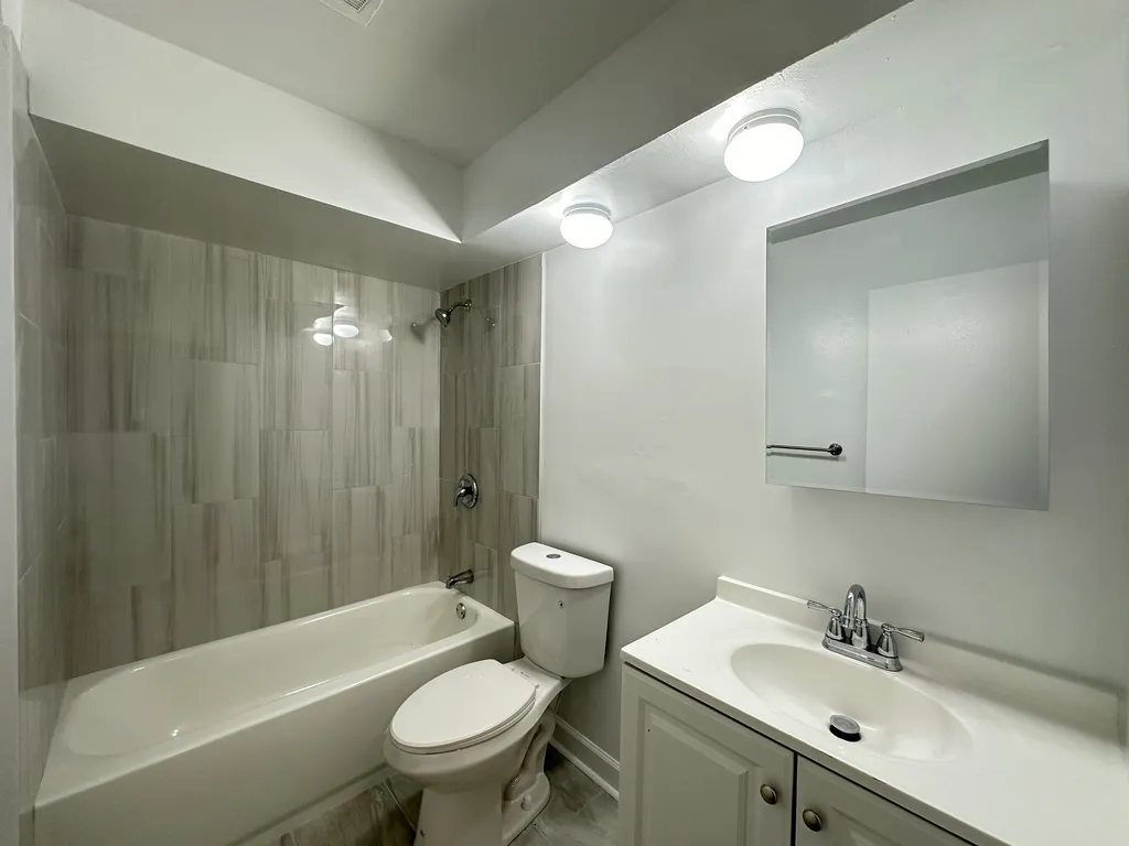 1515 W Morse Ave, , 60626, USA 60626-unit#203-Chicago-IL