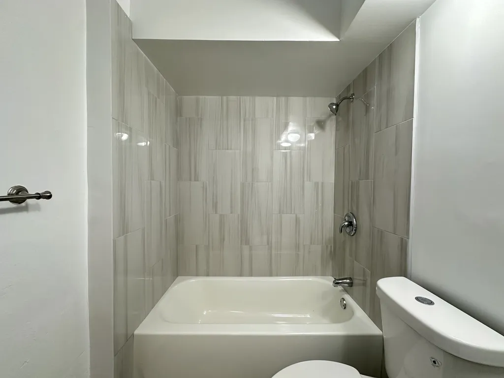 1515 W Morse Ave, , 60626, USA 60626-unit#203-Chicago-IL
