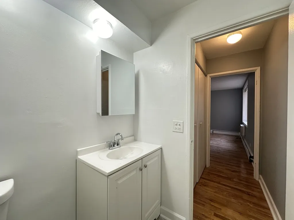 1515 W Morse Ave, , 60626, USA 60626-unit#203-Chicago-IL