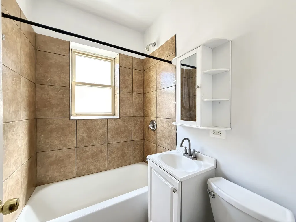 6343 N Magnolia Ave, ,  60660, USA 60660-unit#3C-Chicago-IL