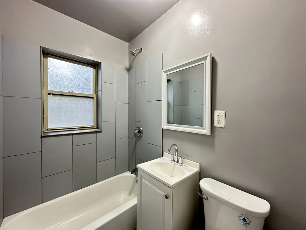 6341 N Magnolia Ave, ,  60660, USA 60660-unit#1A-Chicago-IL
