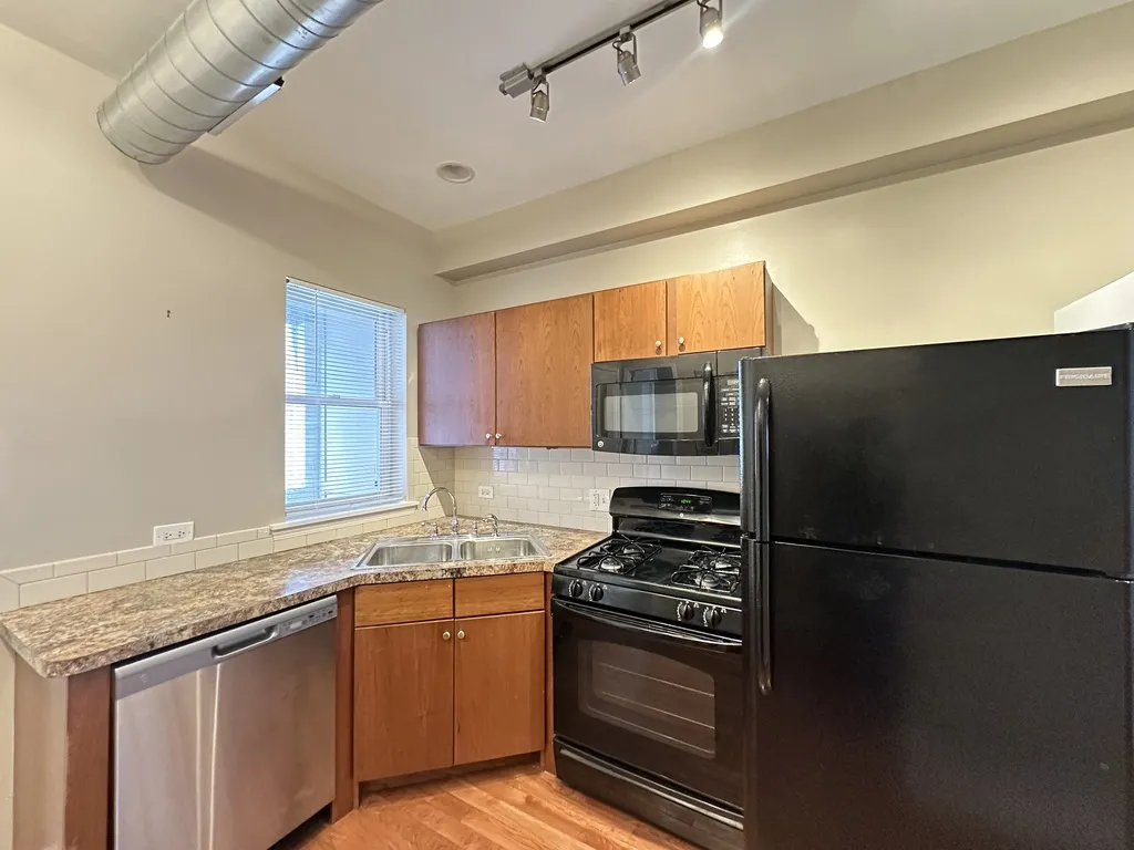 674 N Orleans St, ,  60654, USA 60654-unit#2-Chicago-IL