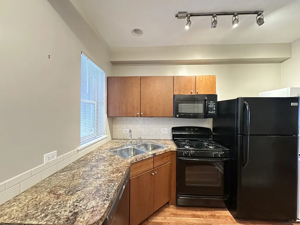 674 N Orleans St, ,  60654, USA 60654-unit#2-Chicago-IL