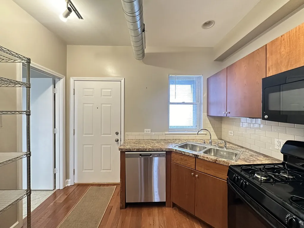674 N Orleans St, ,  60654, USA 60654-unit#2-Chicago-IL