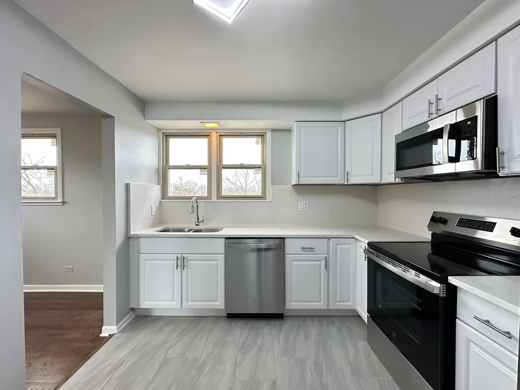 8644 Skokie Blvd, Skokie,  60077, USA 60077-unit#405-Chicago-IL