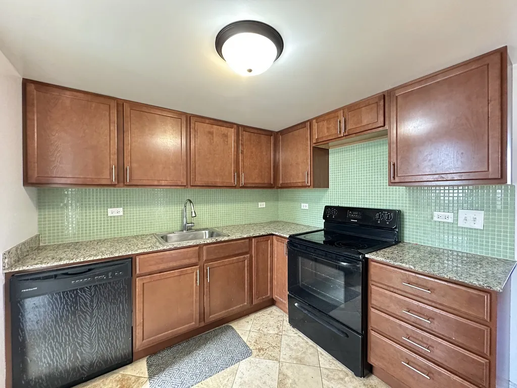 7630 N Milwaukee Ave, Niles, 60714, USA 60714-unit#1A-Chicago-IL