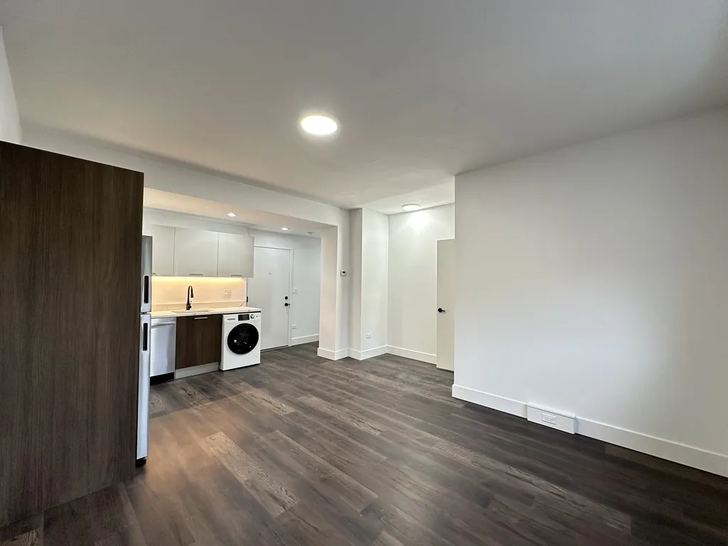 1555 W Hollywood Ave, ,  60660, USA 60660-unit#304-Chicago-IL
