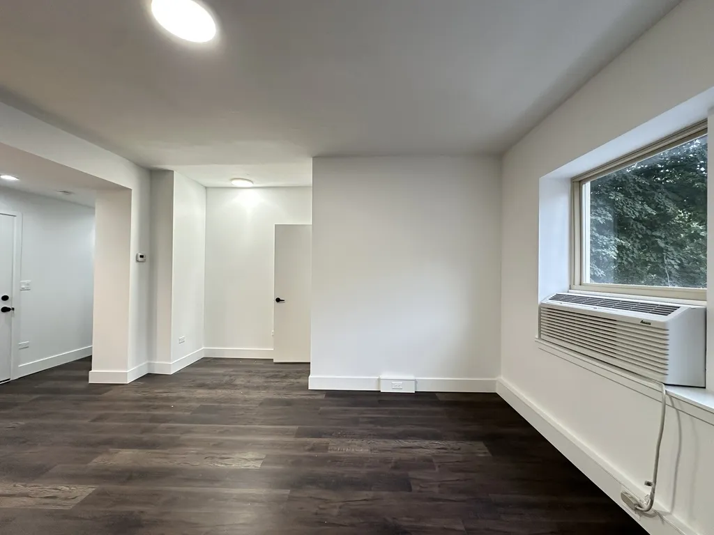 1555 W Hollywood Ave, ,  60660, USA 60660-unit#304-Chicago-IL