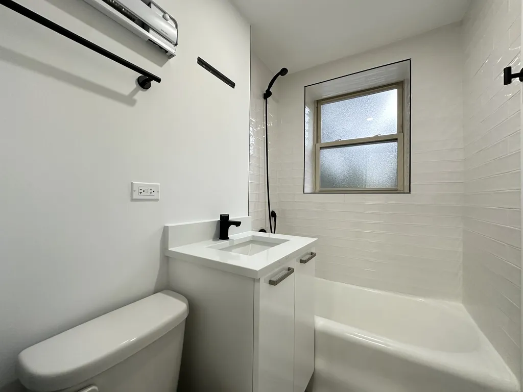 1555 W Hollywood Ave, ,  60660, USA 60660-unit#304-Chicago-IL