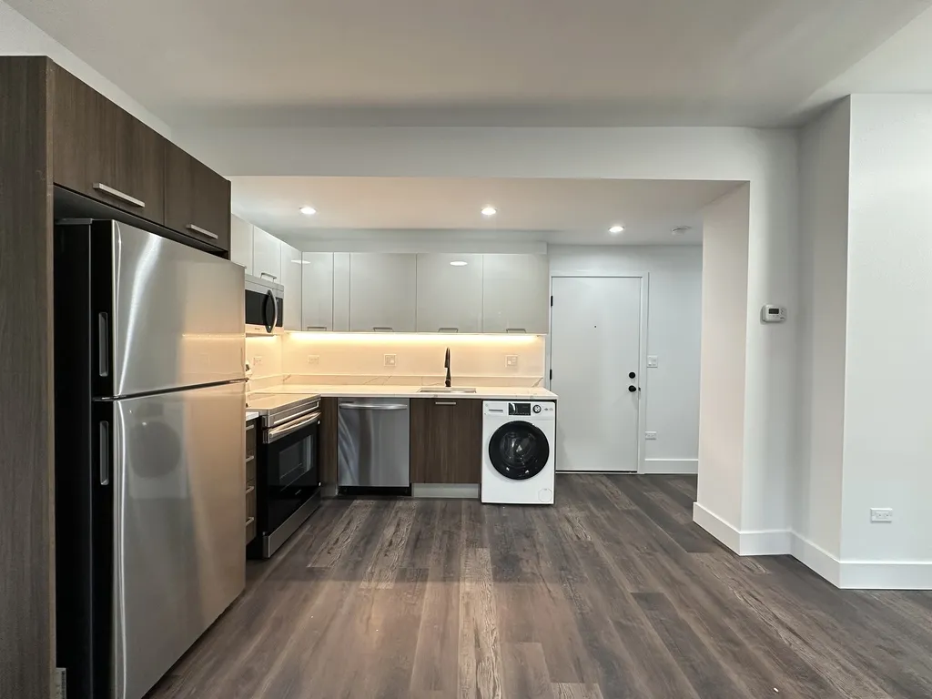 1555 W Hollywood Ave, ,  60660, USA 60660-unit#411-Chicago-IL