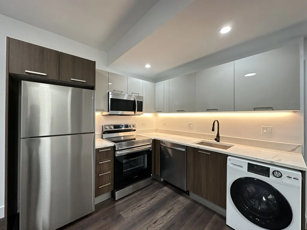 1555 W Hollywood Ave, ,  60660, USA 60660-unit#411-Chicago-IL