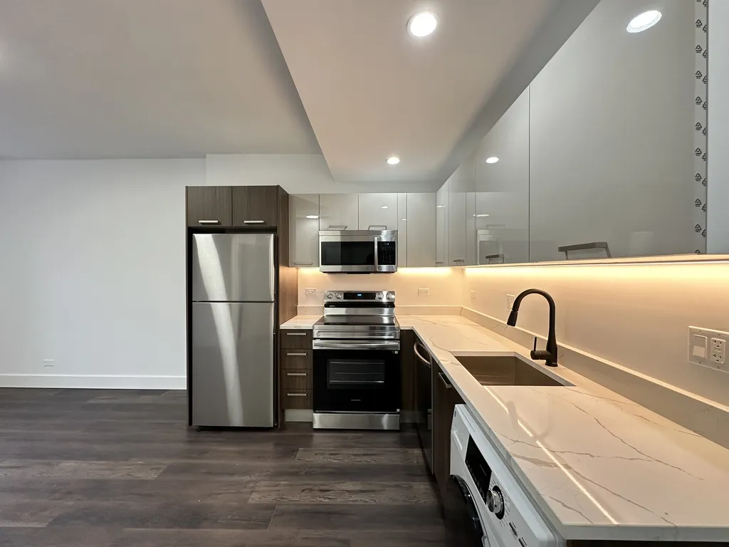 1555 W Hollywood Ave, ,  60660, USA 60660-unit#411-Chicago-IL