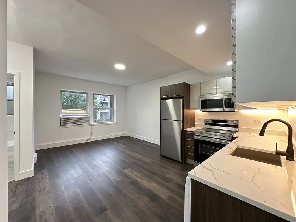 1555 W Hollywood Ave, ,  60660, USA 60660-unit#411-Chicago-IL