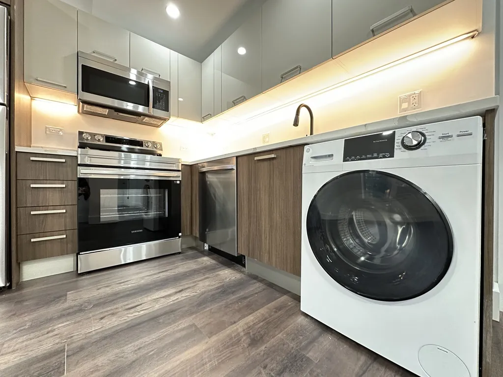 1555 W Hollywood Ave, ,  60660, USA 60660-unit#411-Chicago-IL