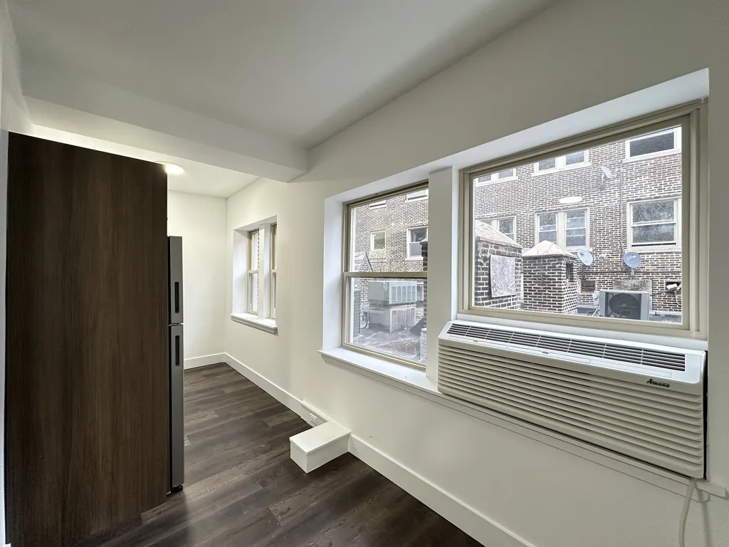 1555 W Hollywood Ave, ,  60660, USA 60660-unit#302-Chicago-IL