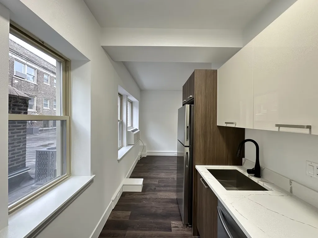 1555 W Hollywood Ave, ,  60660, USA 60660-unit#306-Chicago-IL