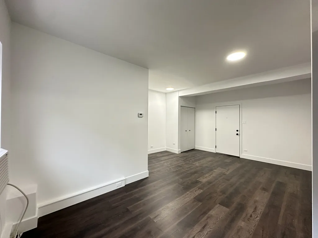 1555 W Hollywood Ave, ,  60660, USA 60660-unit#306-Chicago-IL
