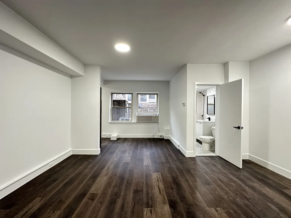 1555 W Hollywood Ave, ,  60660, USA 60660-unit#306-Chicago-IL