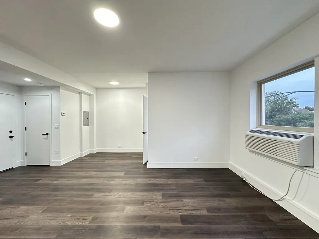 1555 W Hollywood Ave, , 60660, USA 60660-unit#413-Chicago-IL