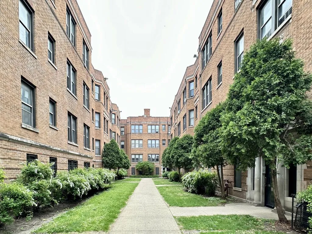 1363 W Estes Ave, , 60626, USA 60626-unit#2T-Chicago-IL
