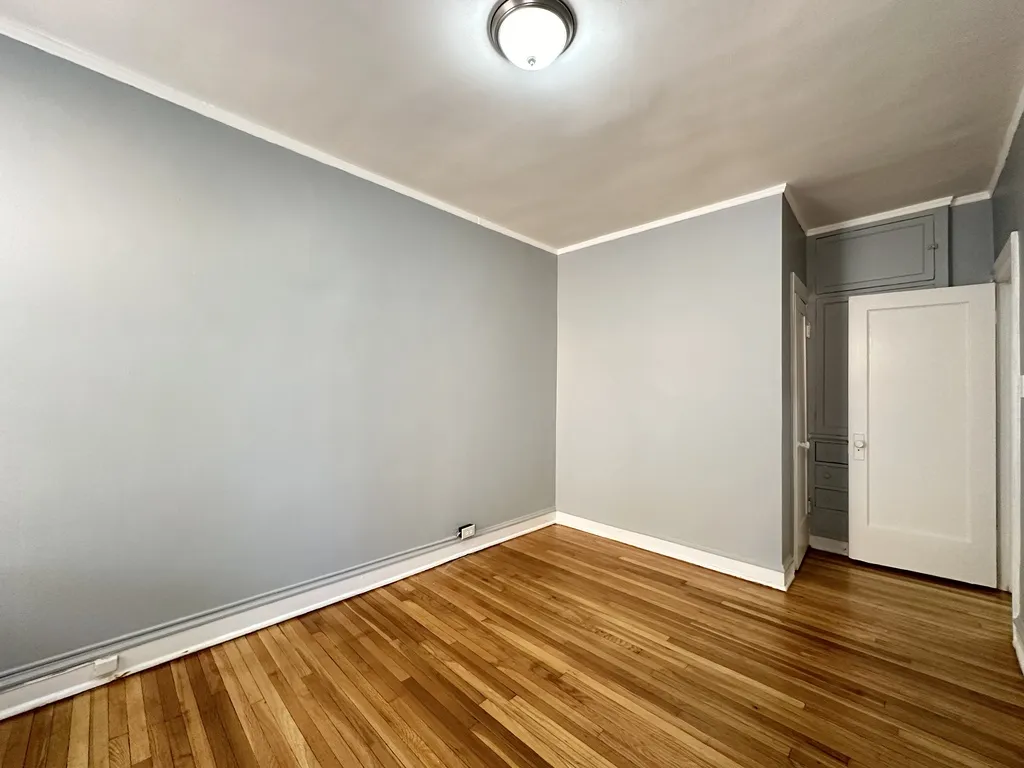 1363 W Estes Ave, ,  60626, USA 60626-unit#2T-Chicago-IL