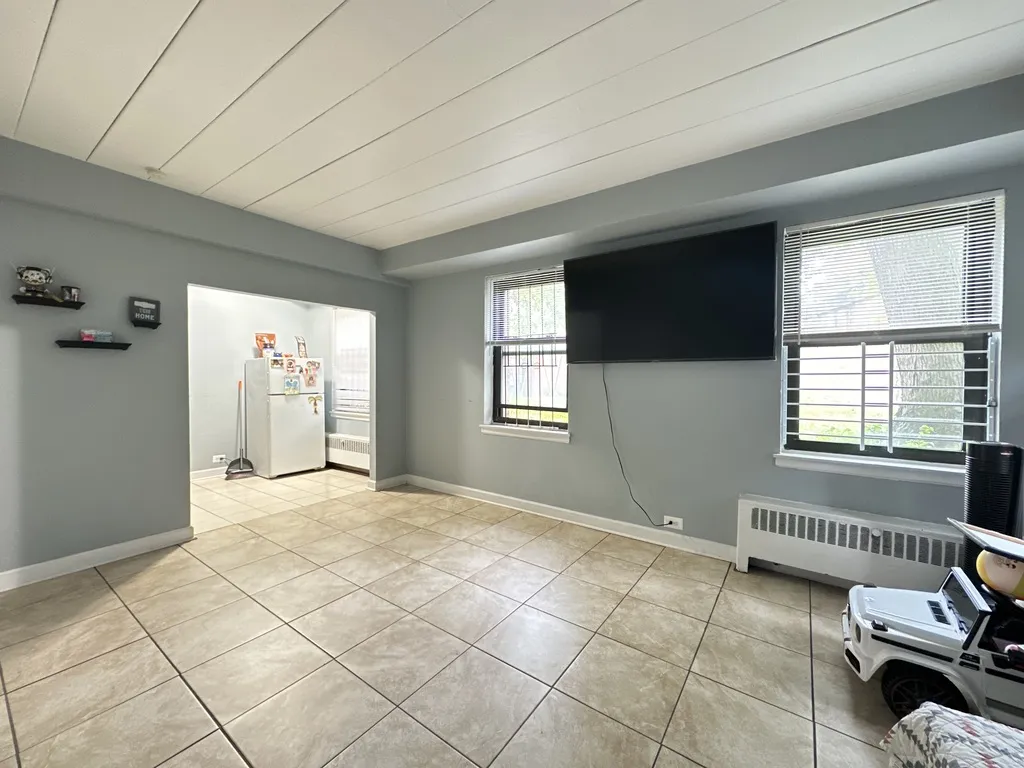 1360 W Touhy Ave, ,  60626, USA 60626-unit#109-Chicago-IL