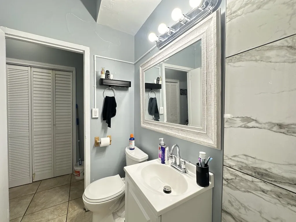 1360 W Touhy Ave, ,  60626, USA 60626-unit#109-Chicago-IL