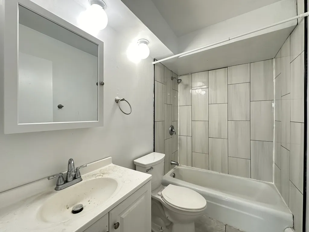 1515 W Morse Ave, , 60626, USA 60626-unit#415-Chicago-IL