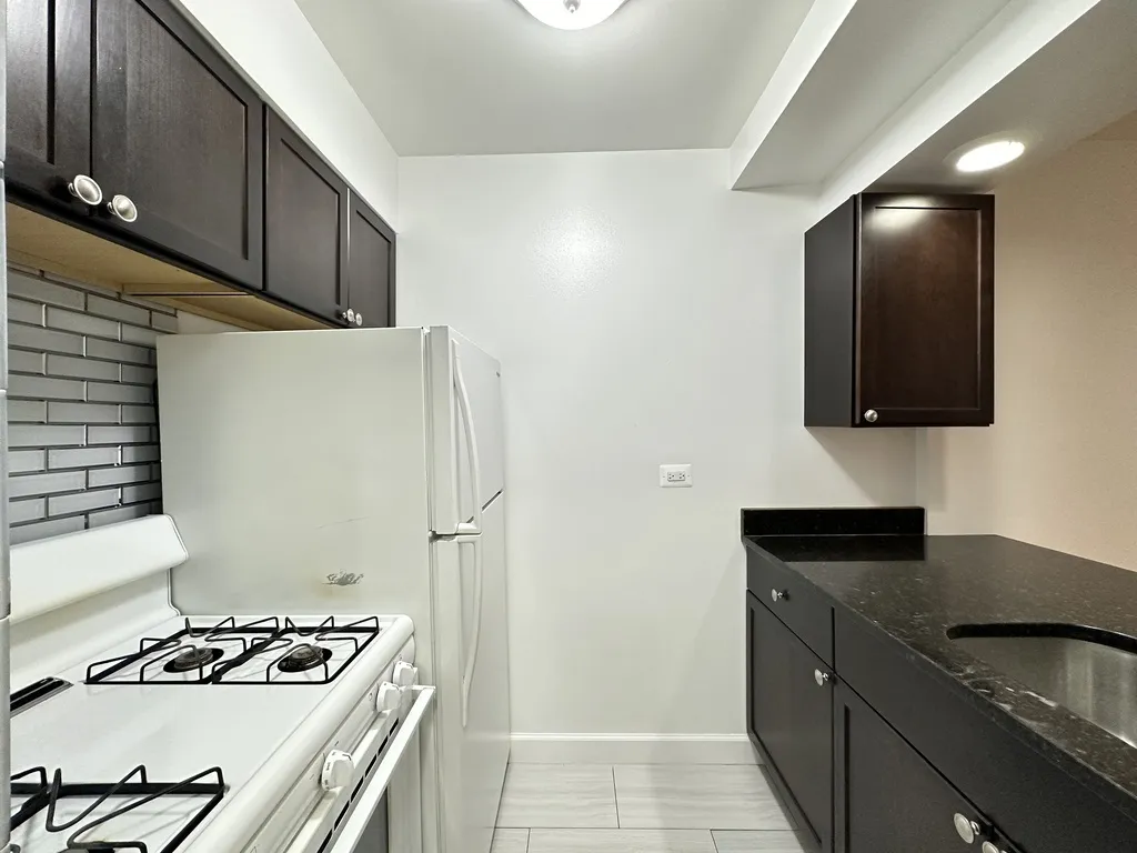 6830 N Sheridan Rd, , 60626, USA 60626-unit#475-Chicago-IL