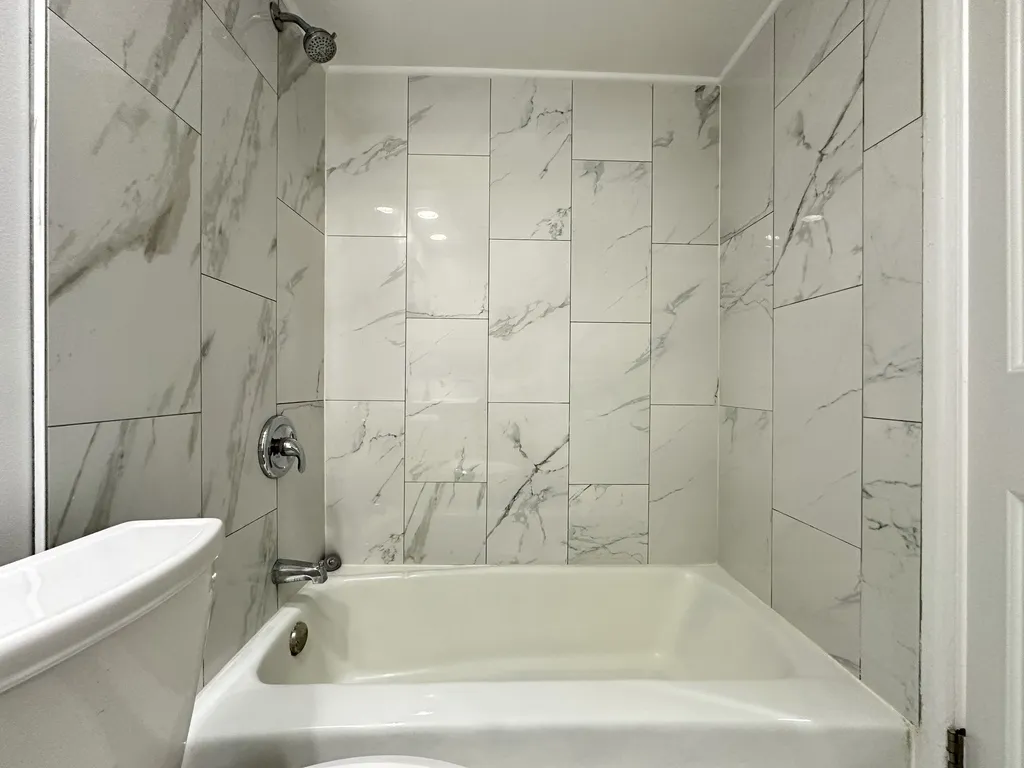 6830 N Sheridan Rd, , 60626, USA 60626-unit#475-Chicago-IL