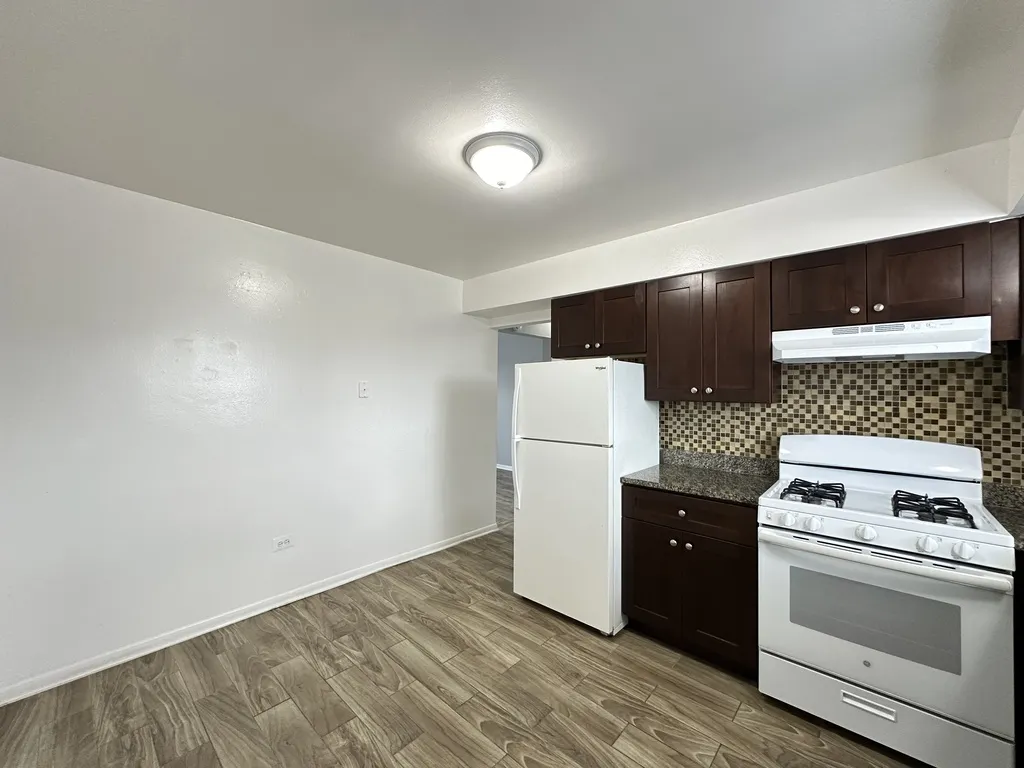 1306 Carol St, Park Ridge,  60068, USA 60068-unit#2B-Chicago-IL