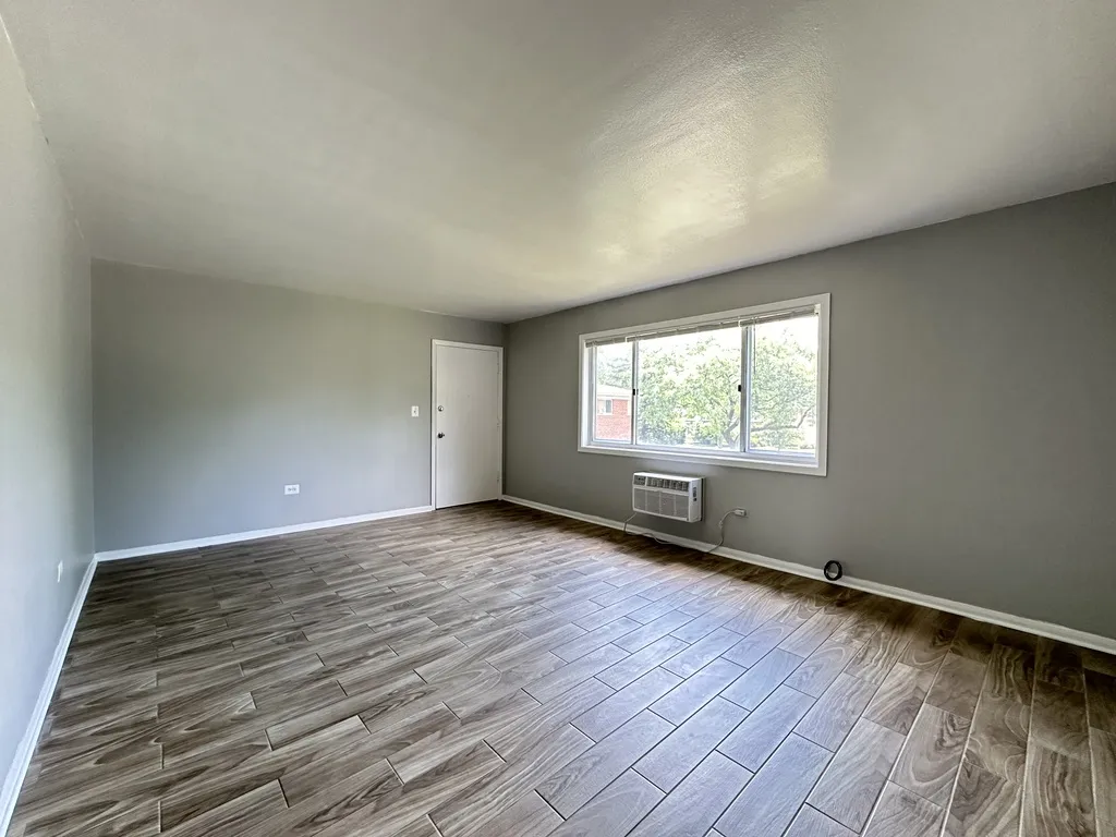 1306 Carol St, Park Ridge,  60068, USA 60068-unit#2B-Chicago-IL
