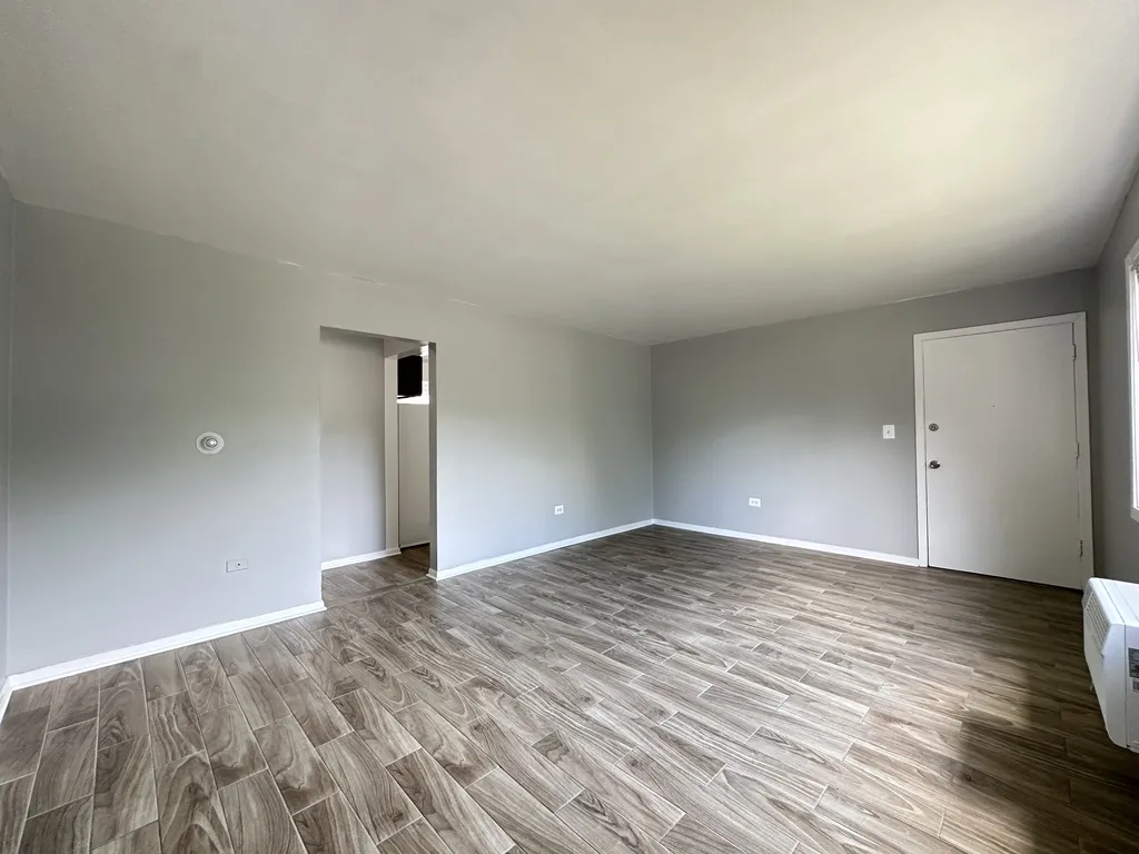 1306 Carol St, Park Ridge,  60068, USA 60068-unit#2B-Chicago-IL