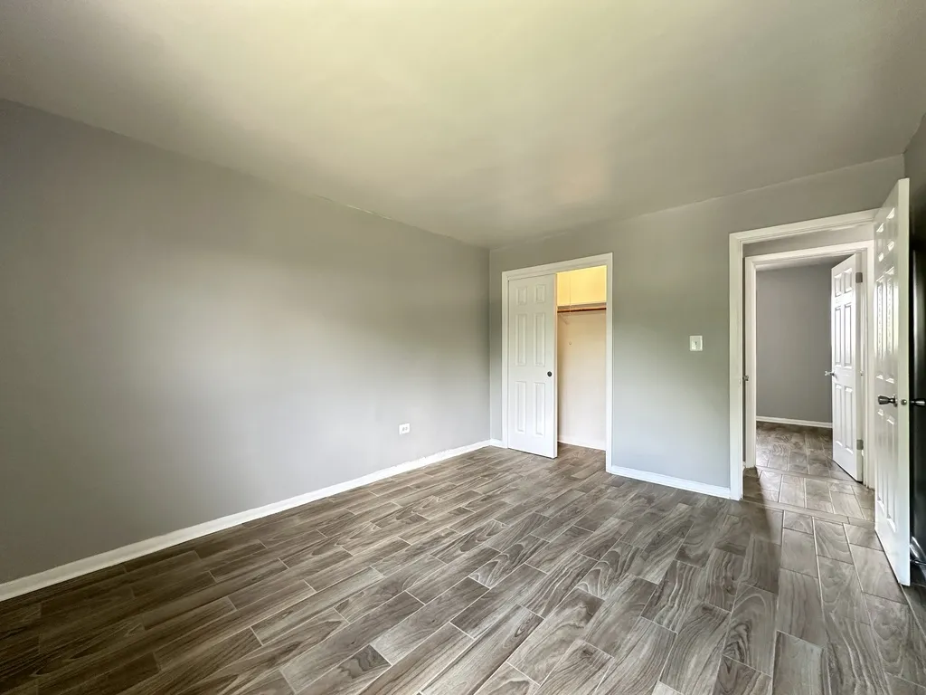 1306 Carol St, Park Ridge,  60068, USA 60068-unit#2B-Chicago-IL
