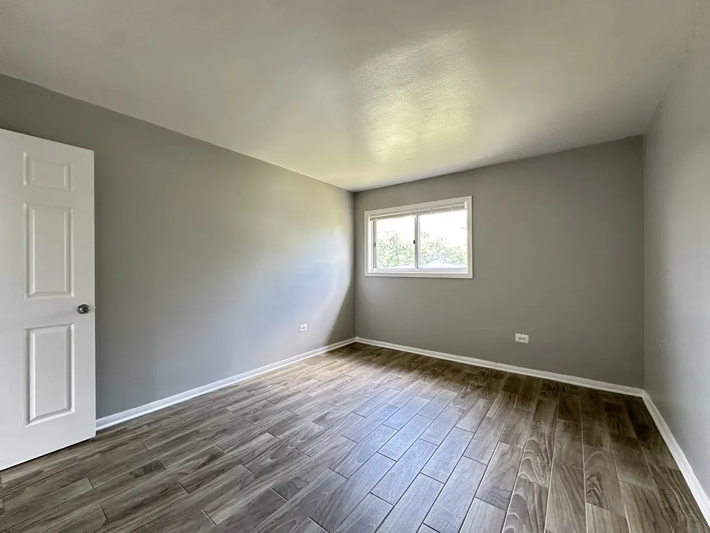 1306 Carol St, Park Ridge,  60068, USA 60068-unit#2B-Chicago-IL